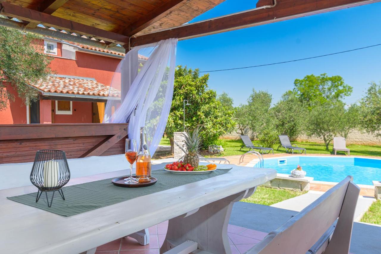 Villa Carla With Private Pool & Kids Playground - Pet Friendly Mutvoran エクステリア 写真