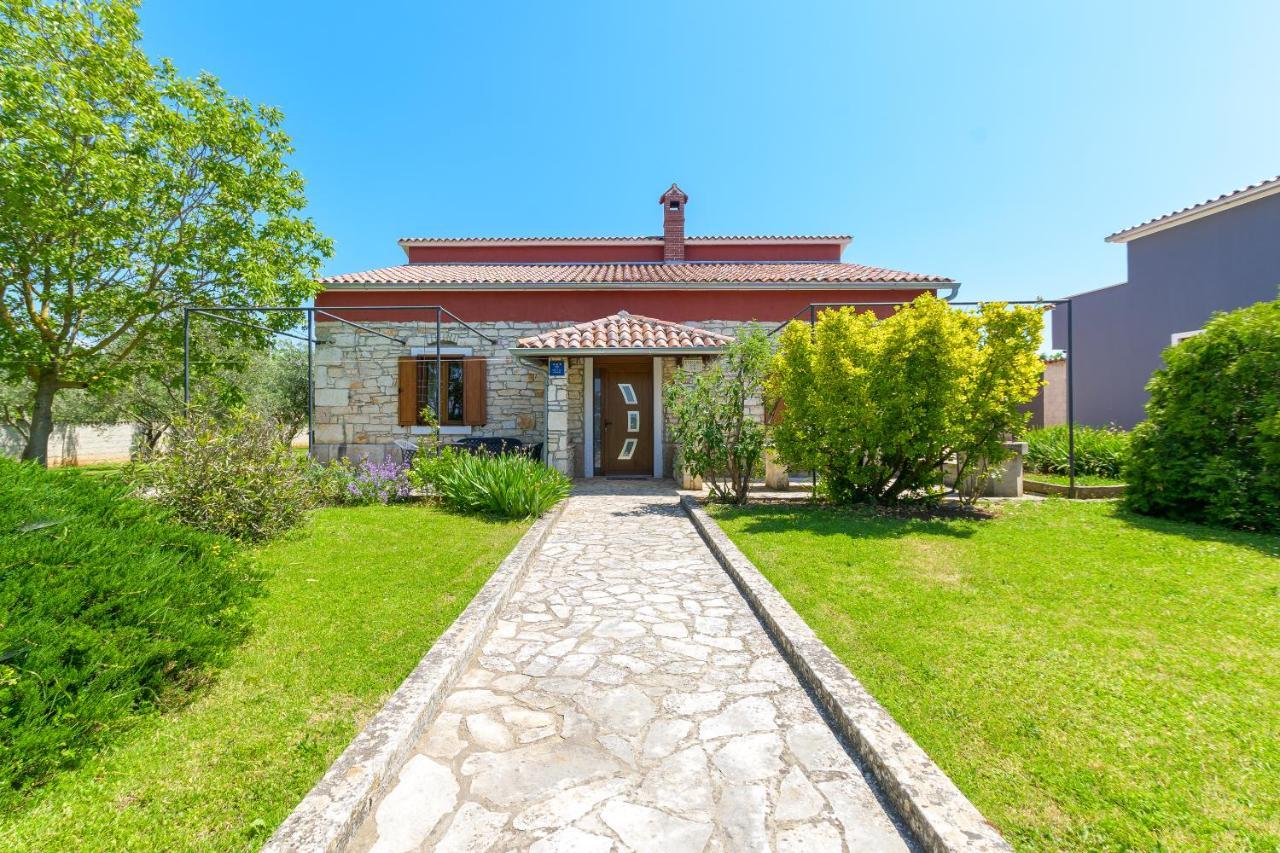Villa Carla With Private Pool & Kids Playground - Pet Friendly Mutvoran エクステリア 写真