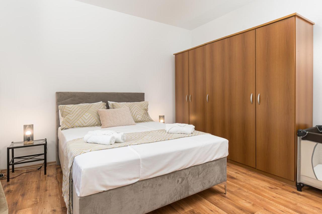Villa Carla With Private Pool & Kids Playground - Pet Friendly Mutvoran エクステリア 写真