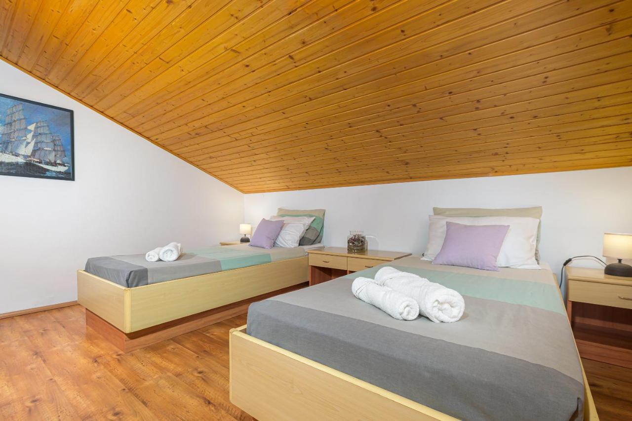 Villa Carla With Private Pool & Kids Playground - Pet Friendly Mutvoran エクステリア 写真