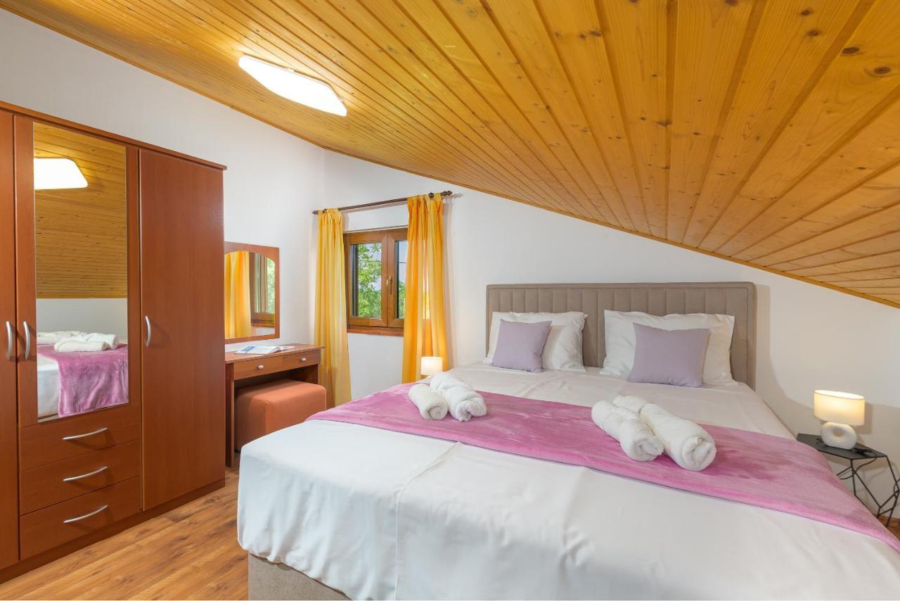 Villa Carla With Private Pool & Kids Playground - Pet Friendly Mutvoran エクステリア 写真