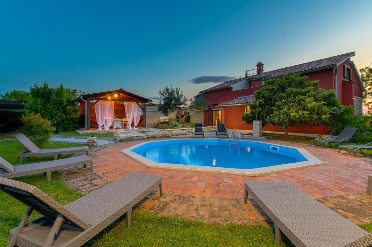 Villa Carla With Private Pool & Kids Playground - Pet Friendly Mutvoran エクステリア 写真