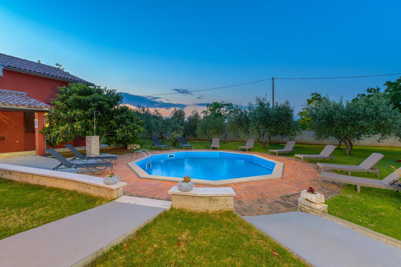 Villa Carla With Private Pool & Kids Playground - Pet Friendly Mutvoran エクステリア 写真