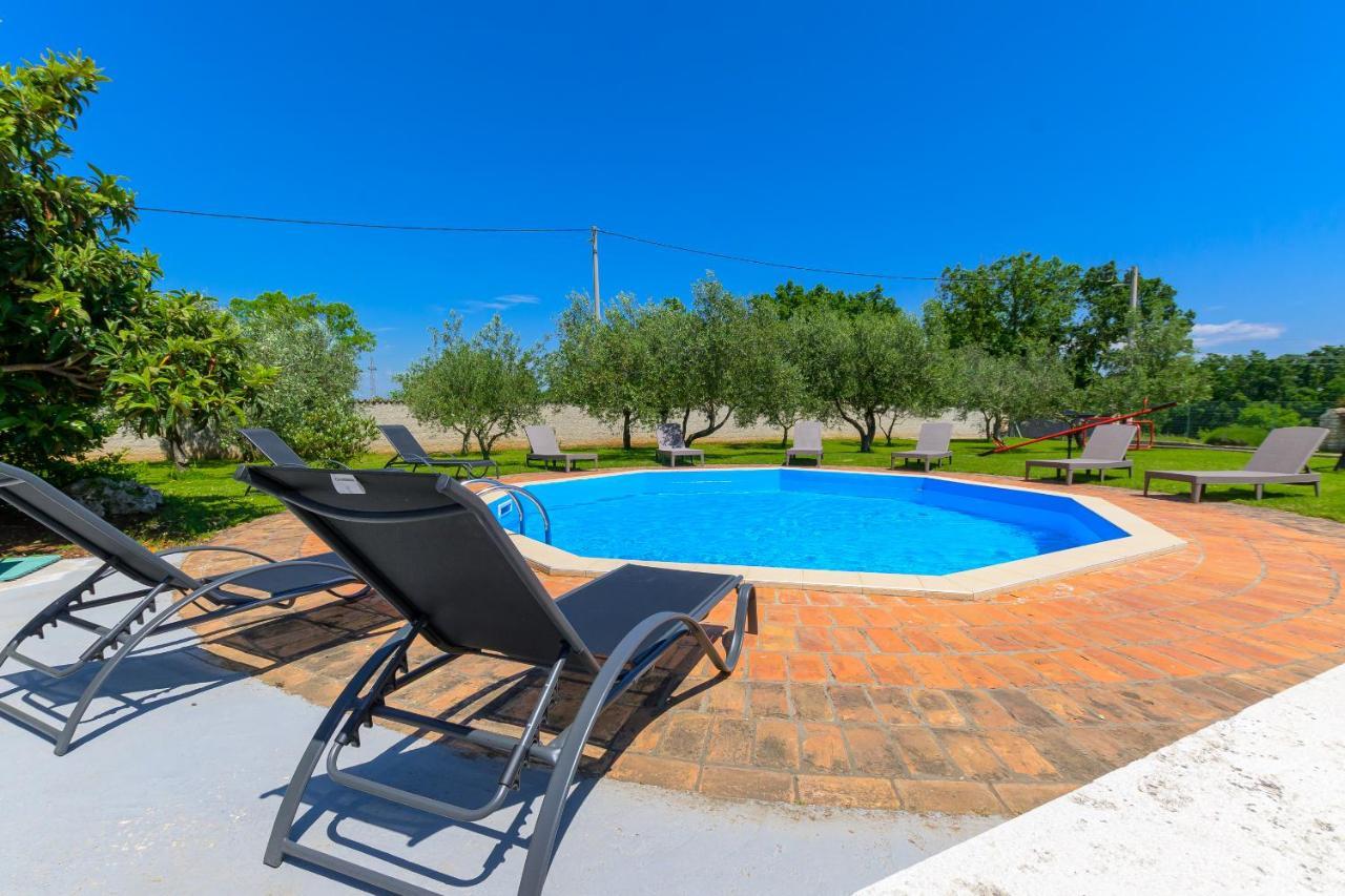 Villa Carla With Private Pool & Kids Playground - Pet Friendly Mutvoran エクステリア 写真